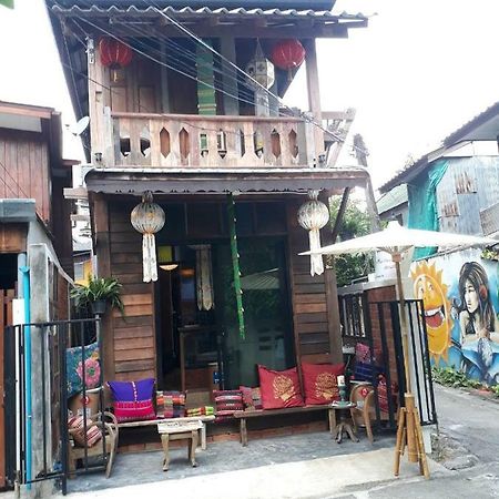 Huen Chiang Man Hostel (Adults Only) เชียงใหม่ ภายนอก รูปภาพ