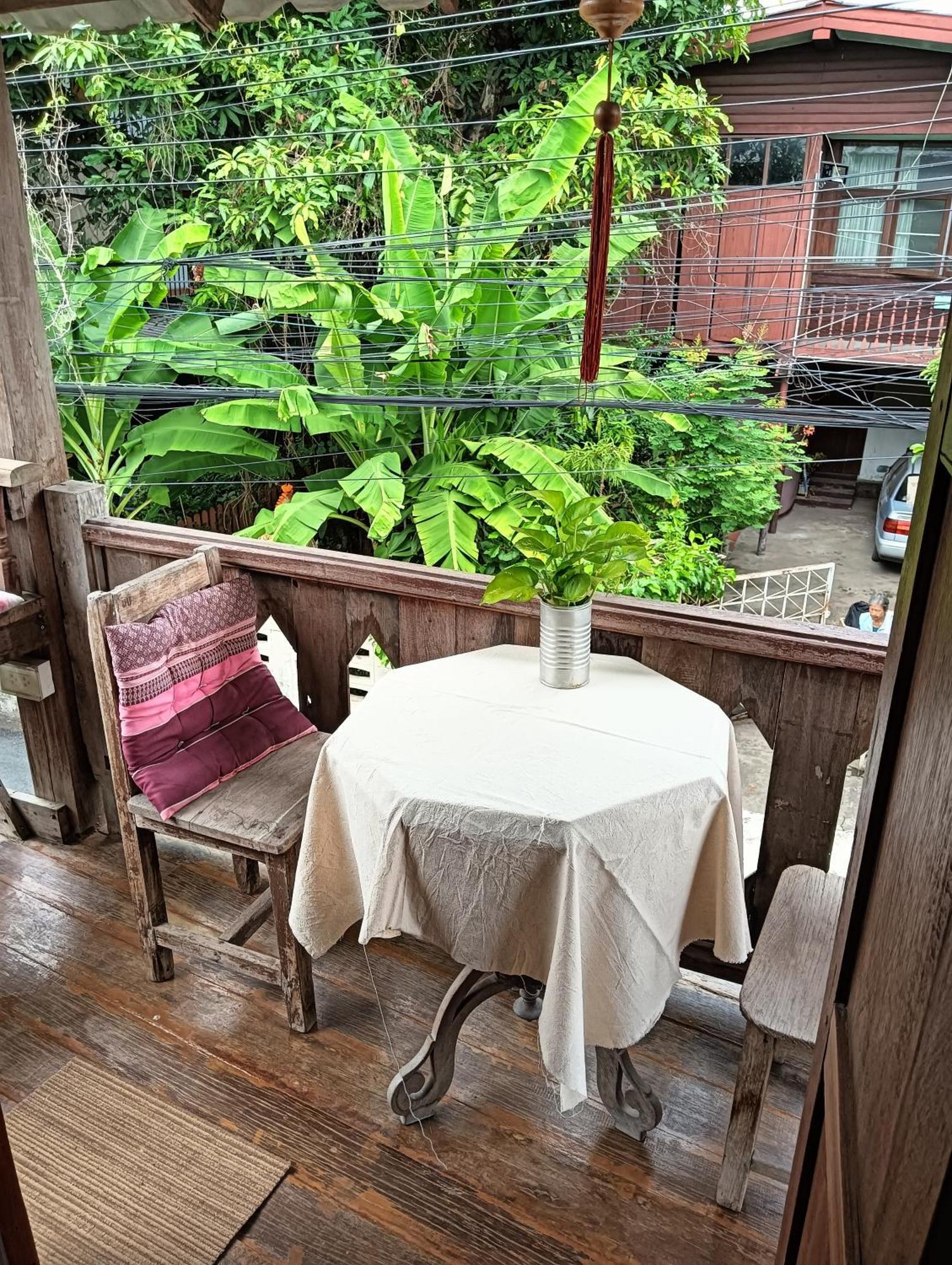 Huen Chiang Man Hostel (Adults Only) เชียงใหม่ ภายนอก รูปภาพ