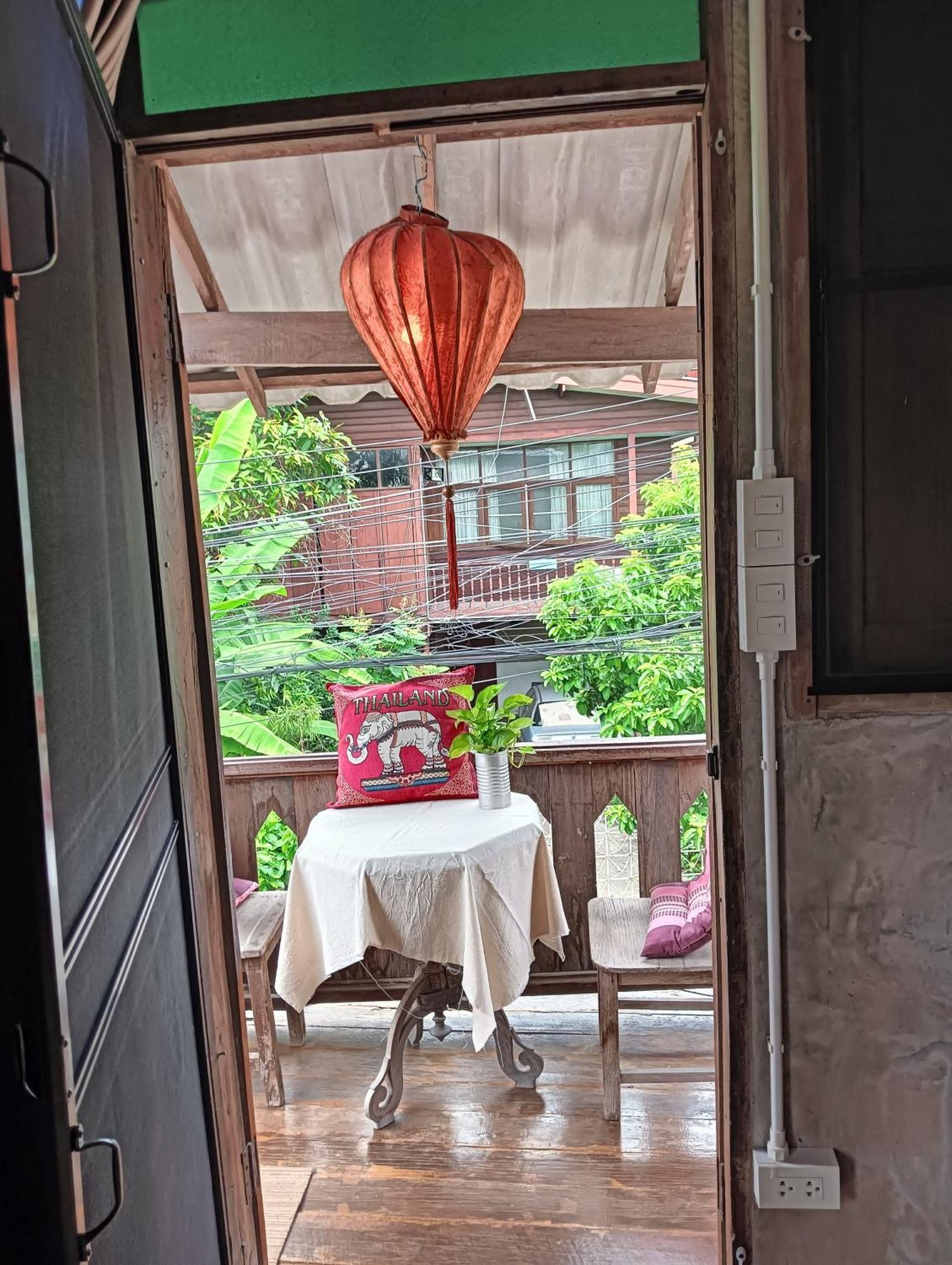 Huen Chiang Man Hostel (Adults Only) เชียงใหม่ ภายนอก รูปภาพ