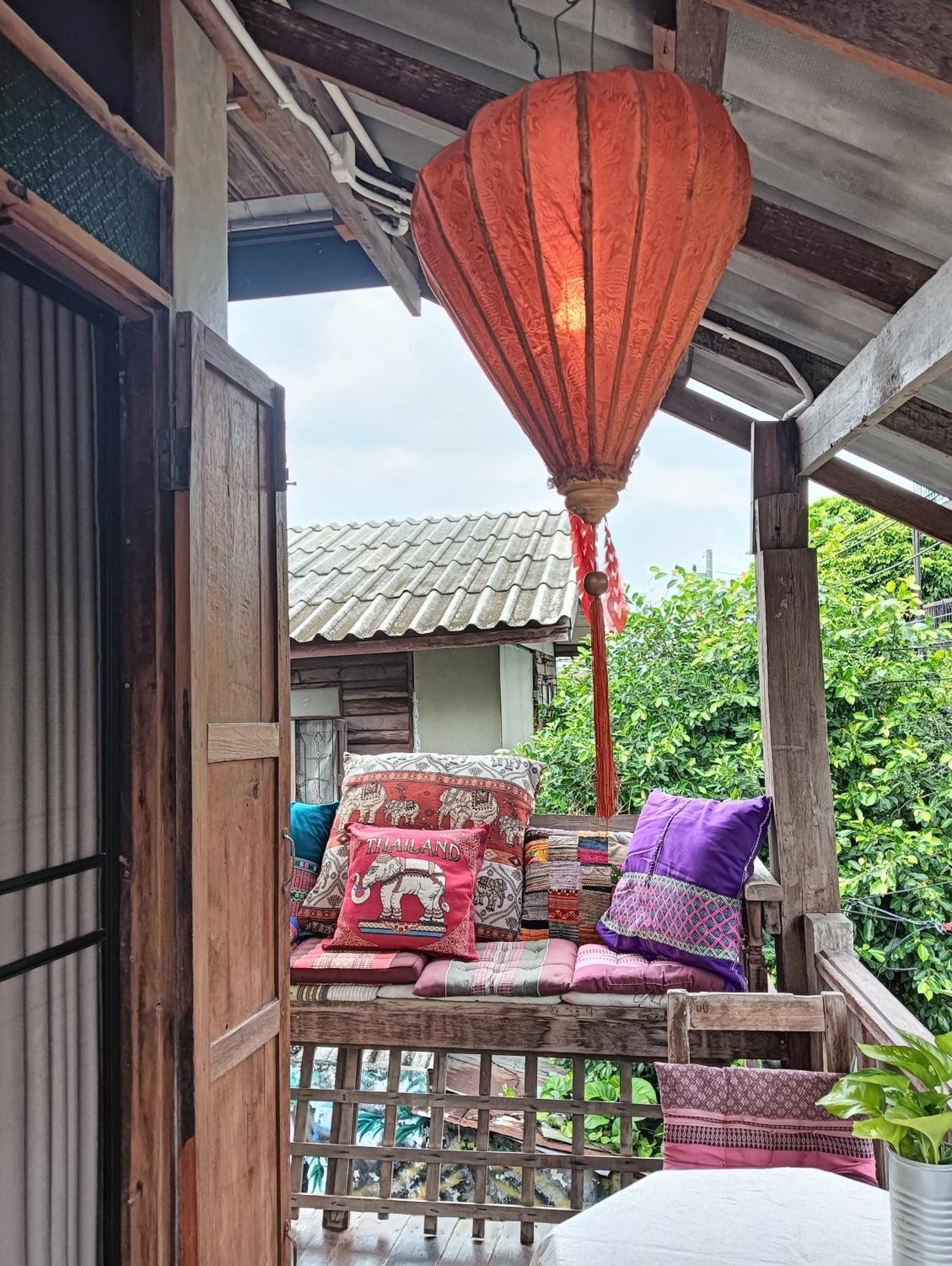 Huen Chiang Man Hostel (Adults Only) เชียงใหม่ ภายนอก รูปภาพ