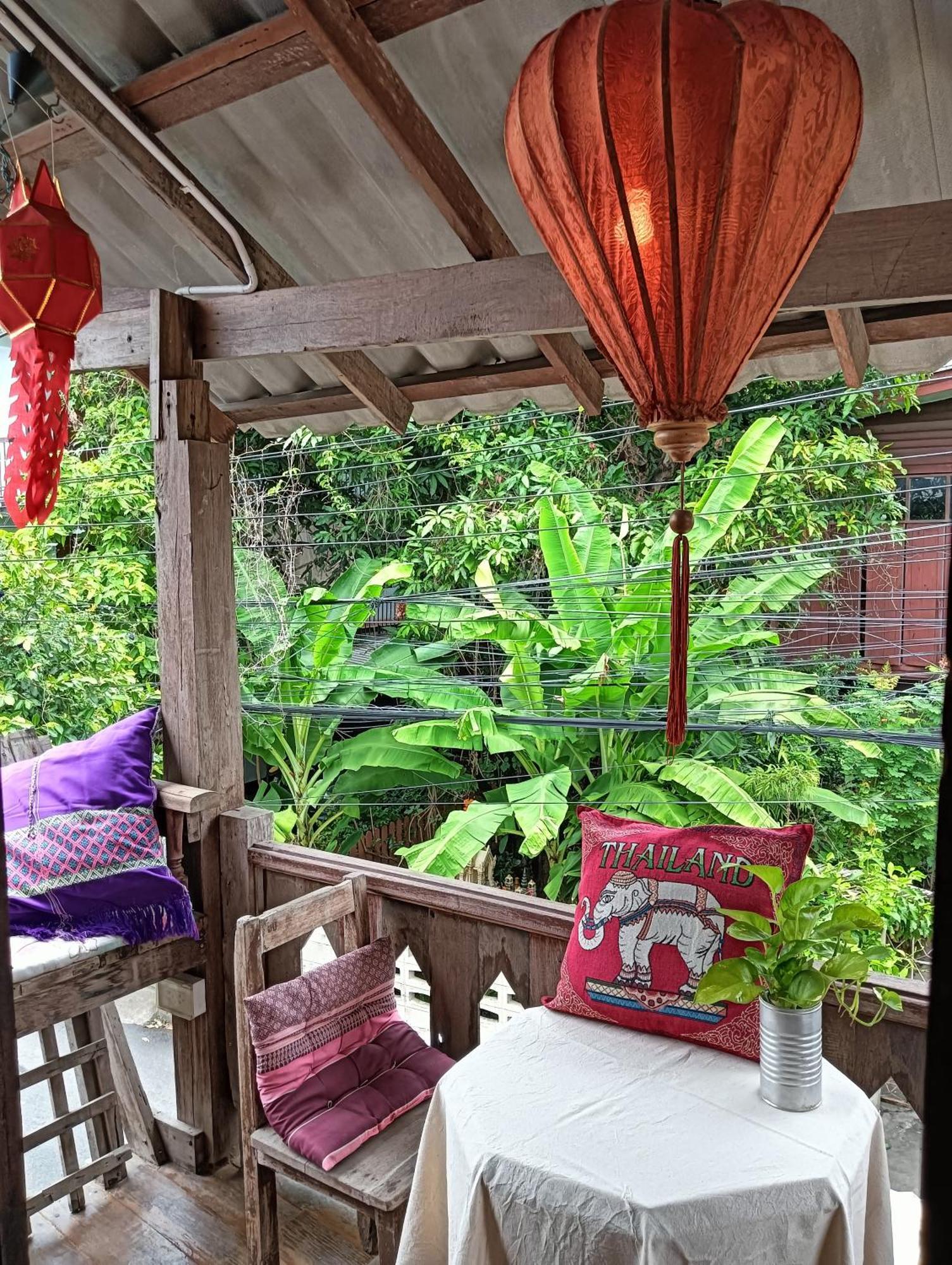 Huen Chiang Man Hostel (Adults Only) เชียงใหม่ ภายนอก รูปภาพ