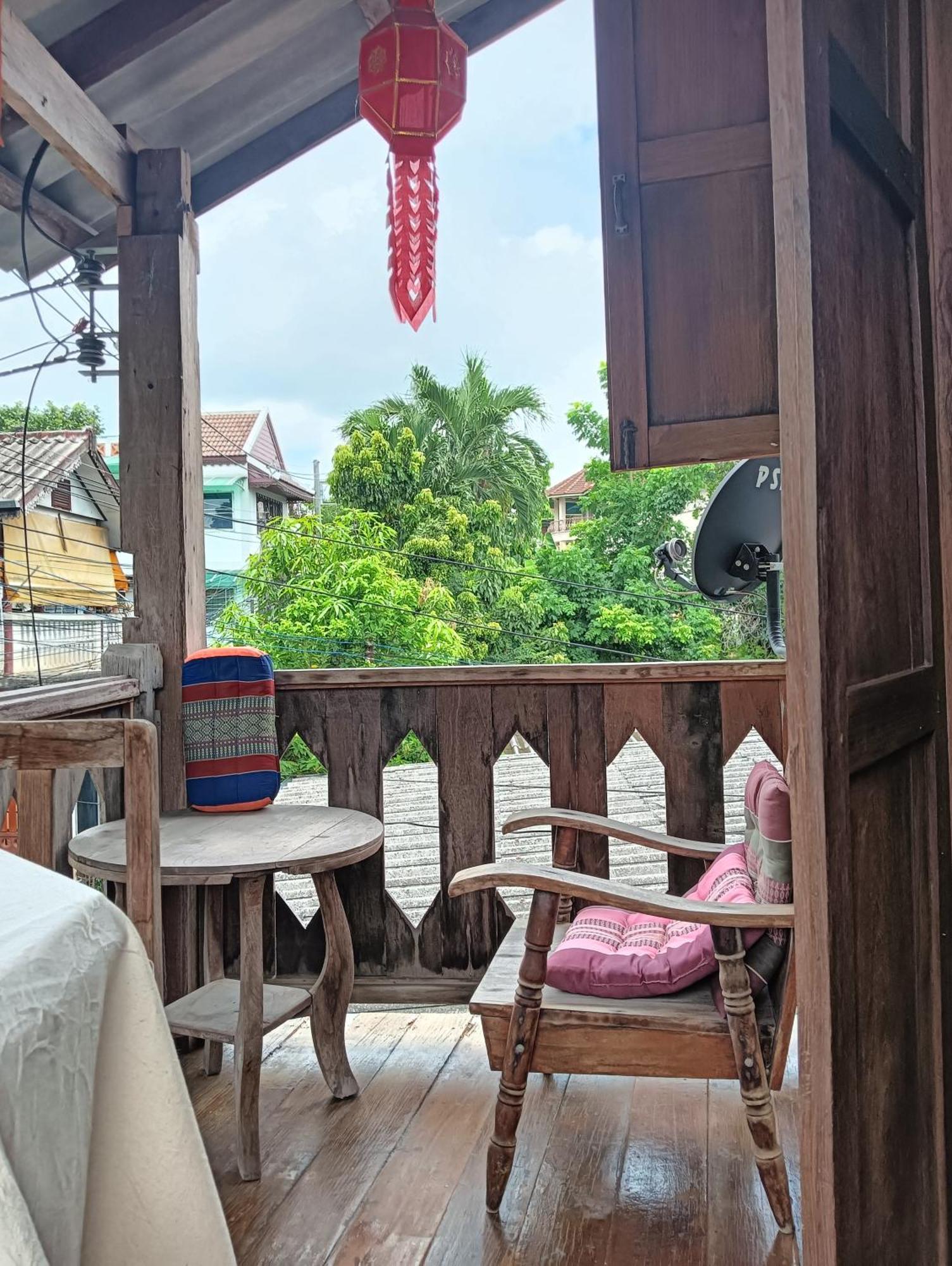Huen Chiang Man Hostel (Adults Only) เชียงใหม่ ภายนอก รูปภาพ