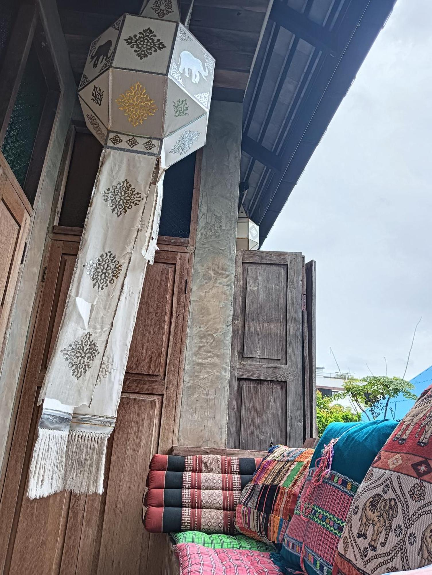 Huen Chiang Man Hostel (Adults Only) เชียงใหม่ ภายนอก รูปภาพ