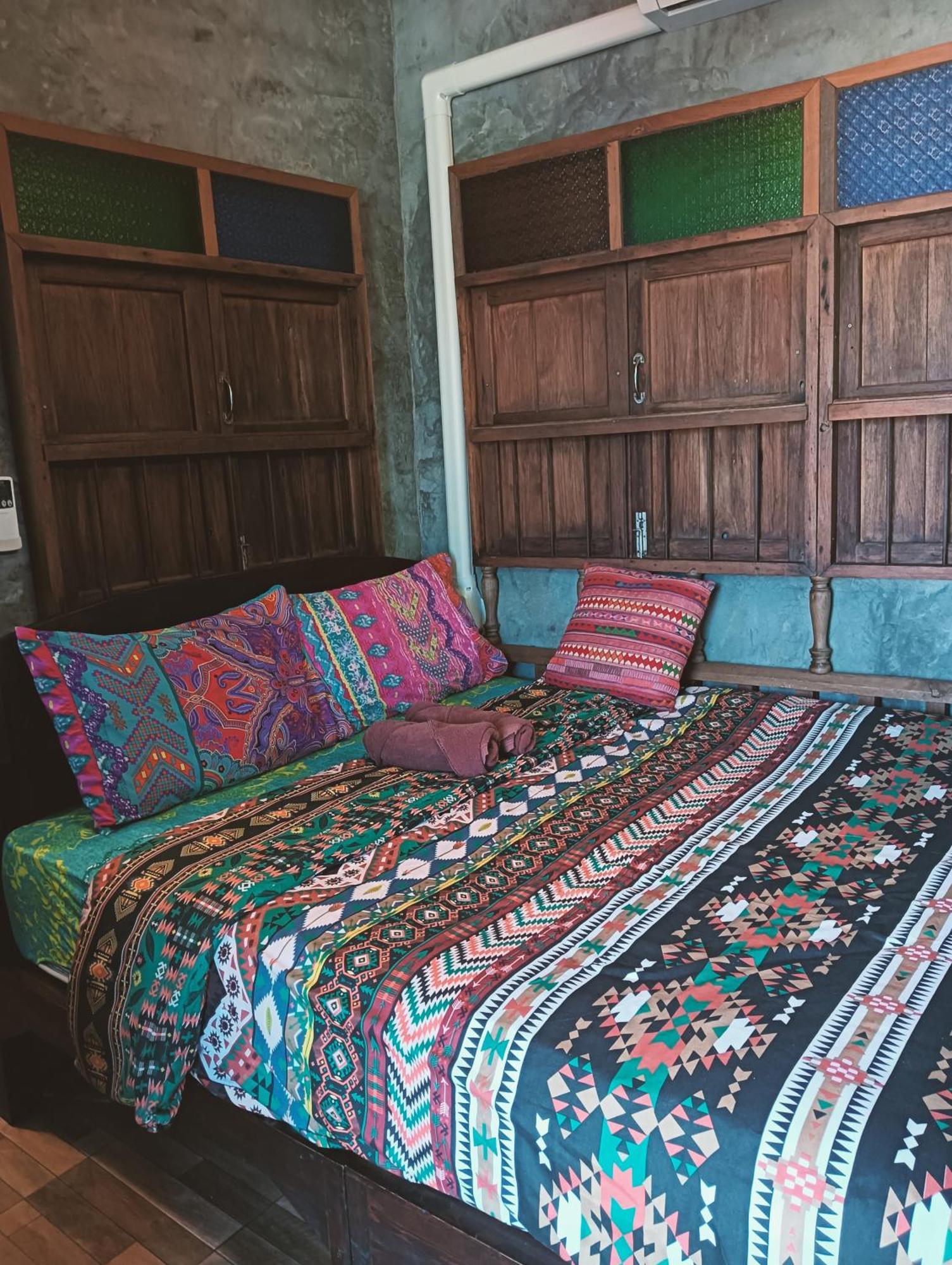 Huen Chiang Man Hostel (Adults Only) เชียงใหม่ ภายนอก รูปภาพ