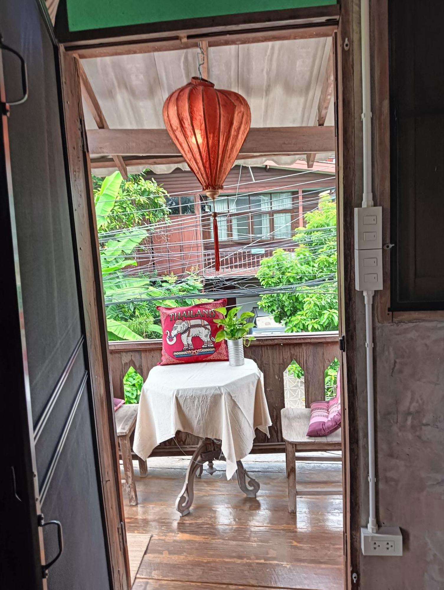 Huen Chiang Man Hostel (Adults Only) เชียงใหม่ ภายนอก รูปภาพ