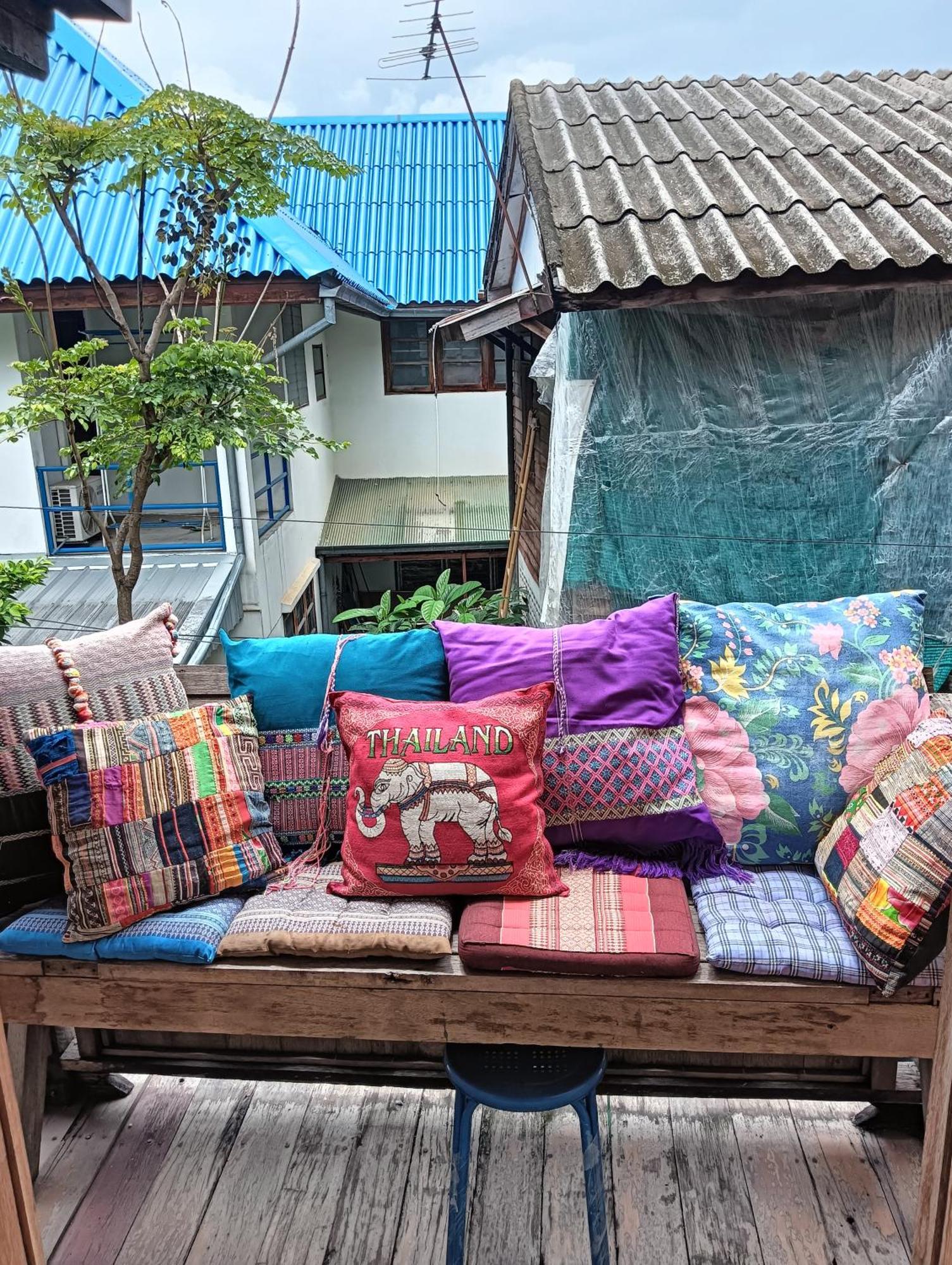 Huen Chiang Man Hostel (Adults Only) เชียงใหม่ ภายนอก รูปภาพ