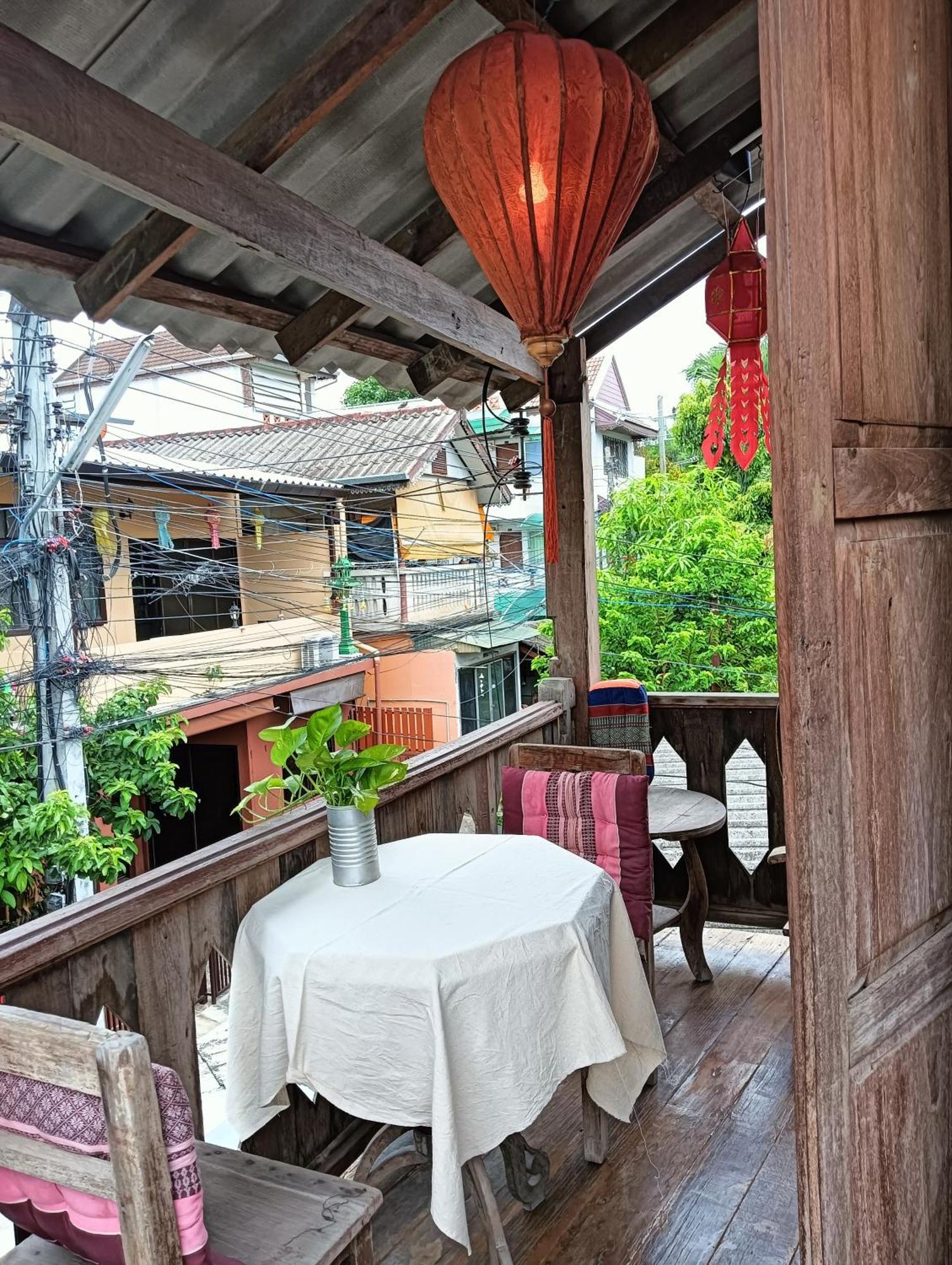 Huen Chiang Man Hostel (Adults Only) เชียงใหม่ ภายนอก รูปภาพ