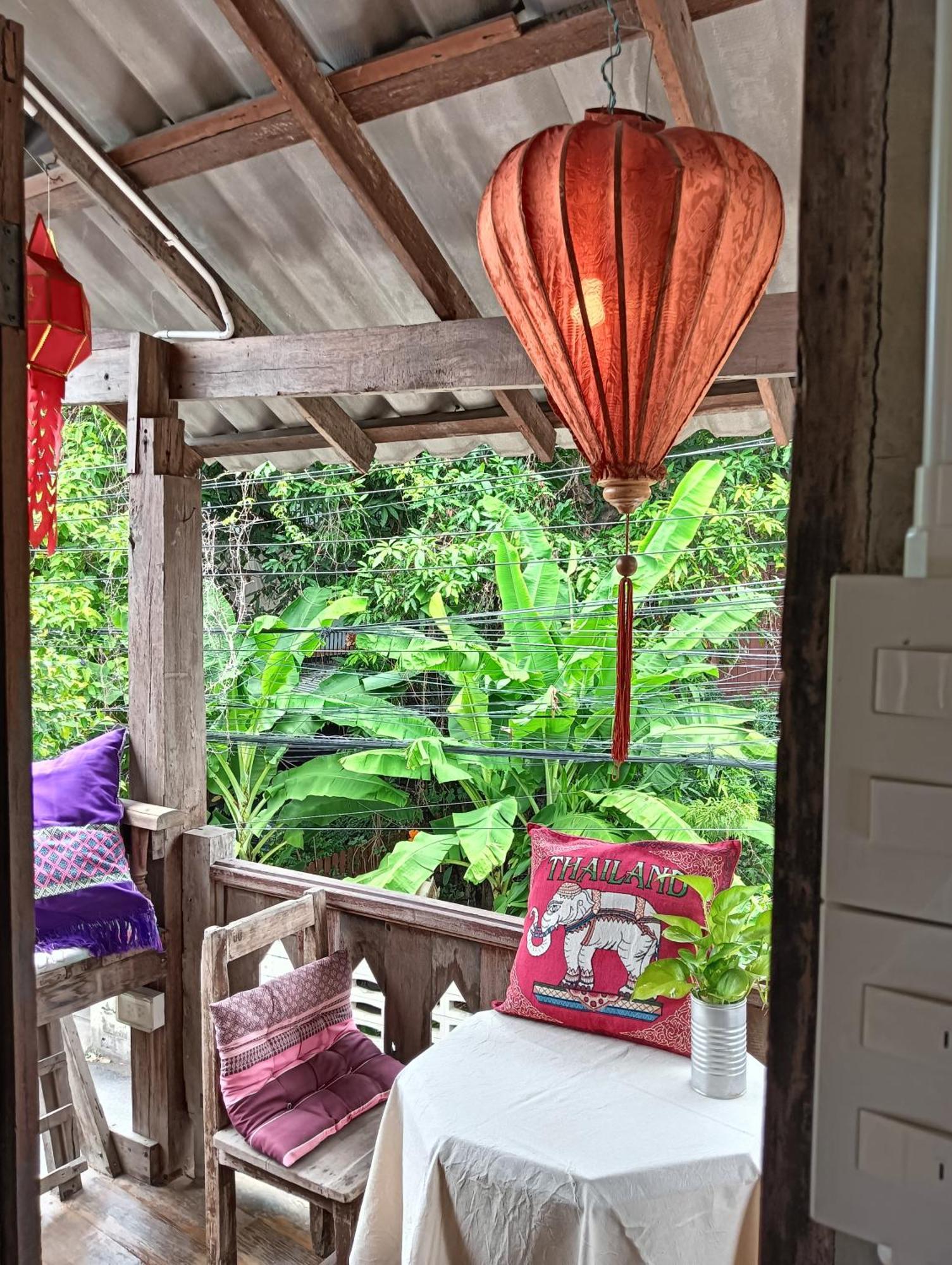 Huen Chiang Man Hostel (Adults Only) เชียงใหม่ ภายนอก รูปภาพ