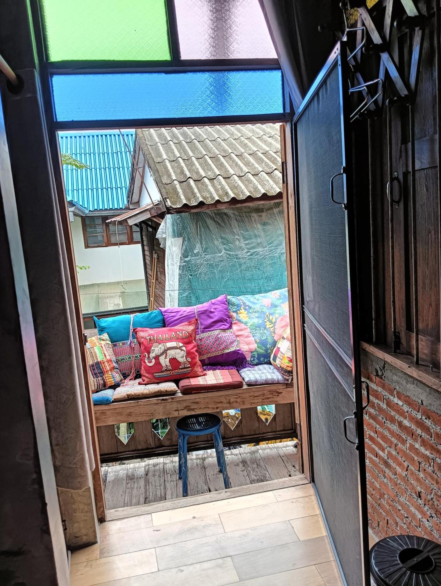 Huen Chiang Man Hostel (Adults Only) เชียงใหม่ ภายนอก รูปภาพ