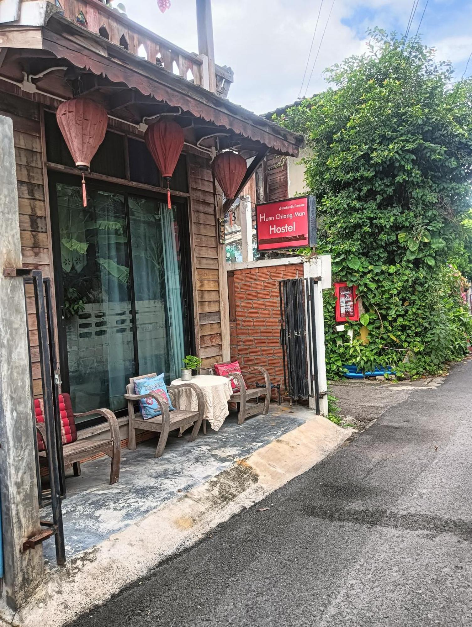 Huen Chiang Man Hostel (Adults Only) เชียงใหม่ ภายนอก รูปภาพ