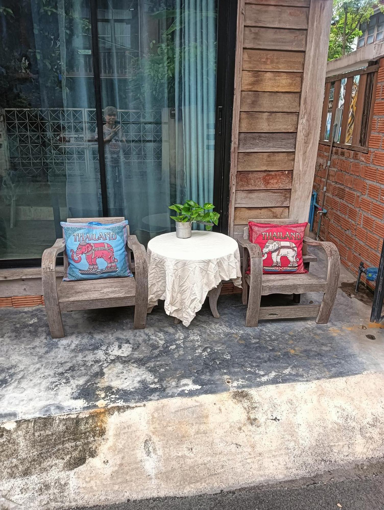 Huen Chiang Man Hostel (Adults Only) เชียงใหม่ ภายนอก รูปภาพ
