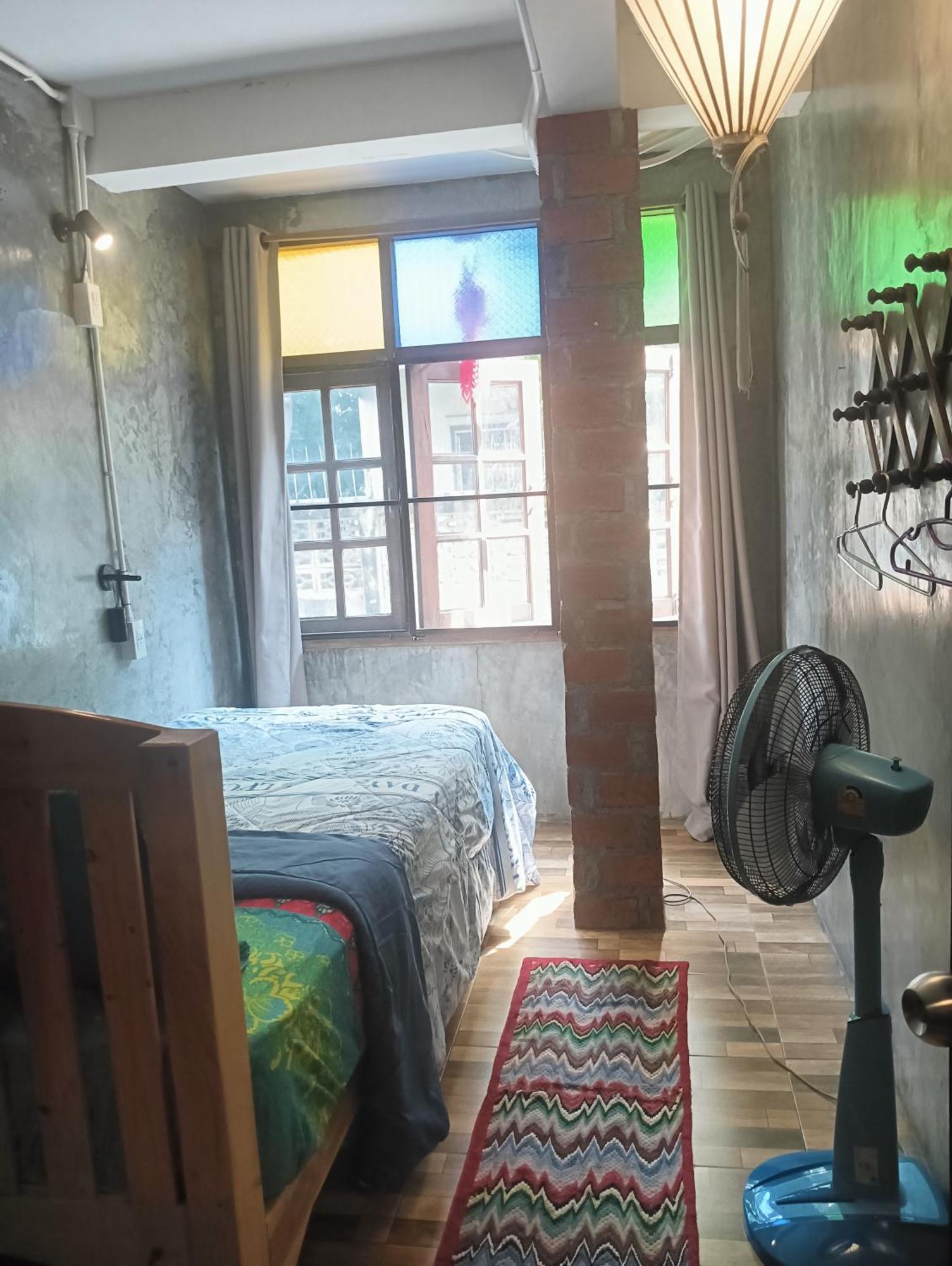 Huen Chiang Man Hostel (Adults Only) เชียงใหม่ ภายนอก รูปภาพ