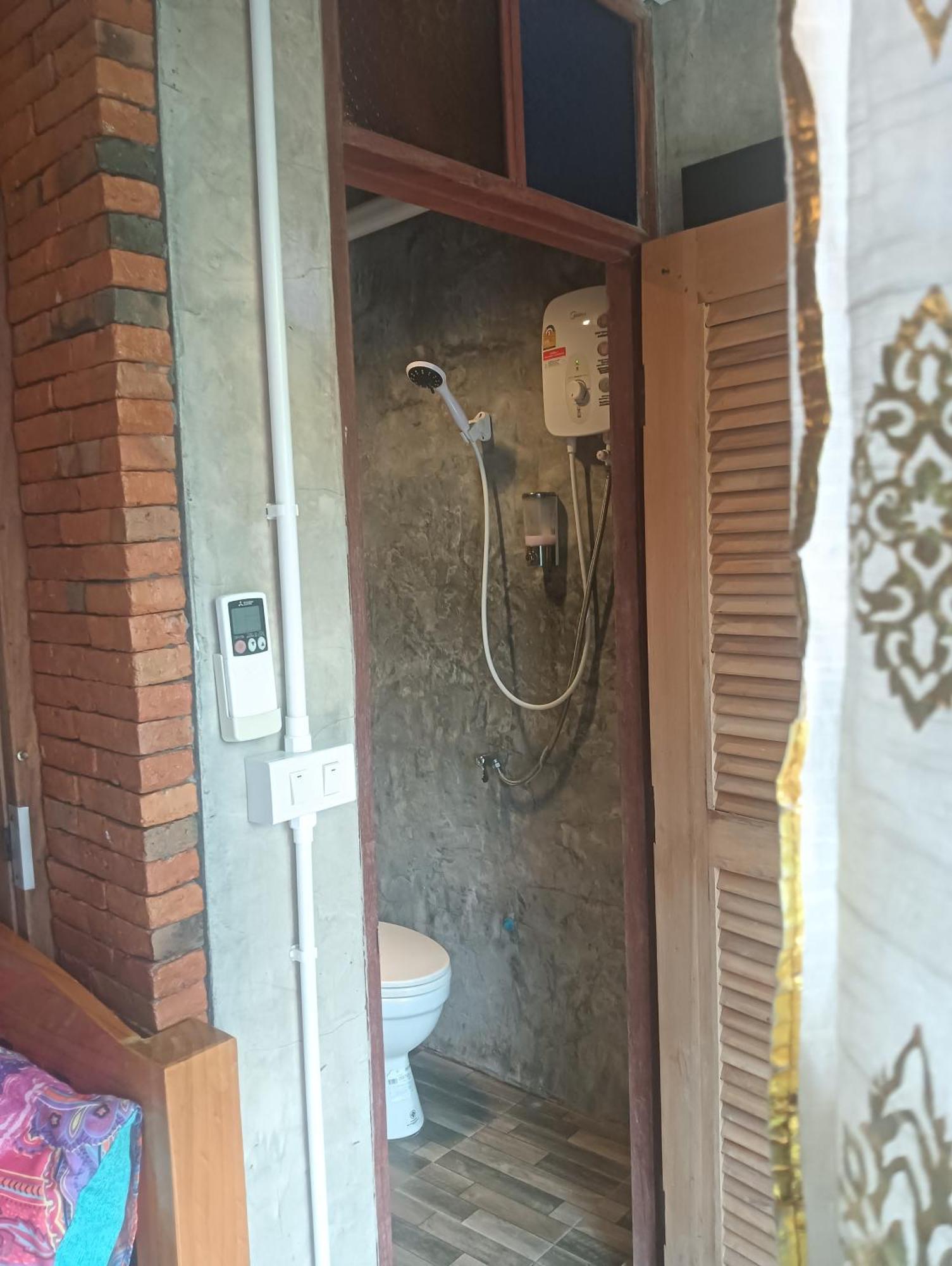 Huen Chiang Man Hostel (Adults Only) เชียงใหม่ ภายนอก รูปภาพ