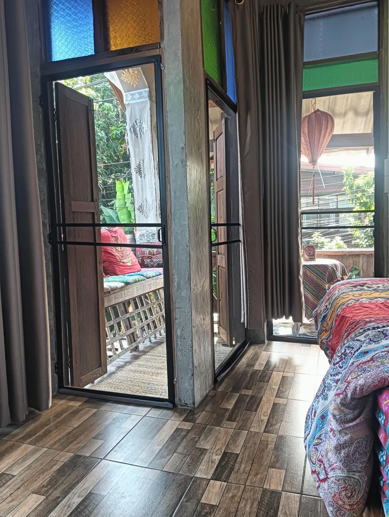 Huen Chiang Man Hostel (Adults Only) เชียงใหม่ ภายนอก รูปภาพ