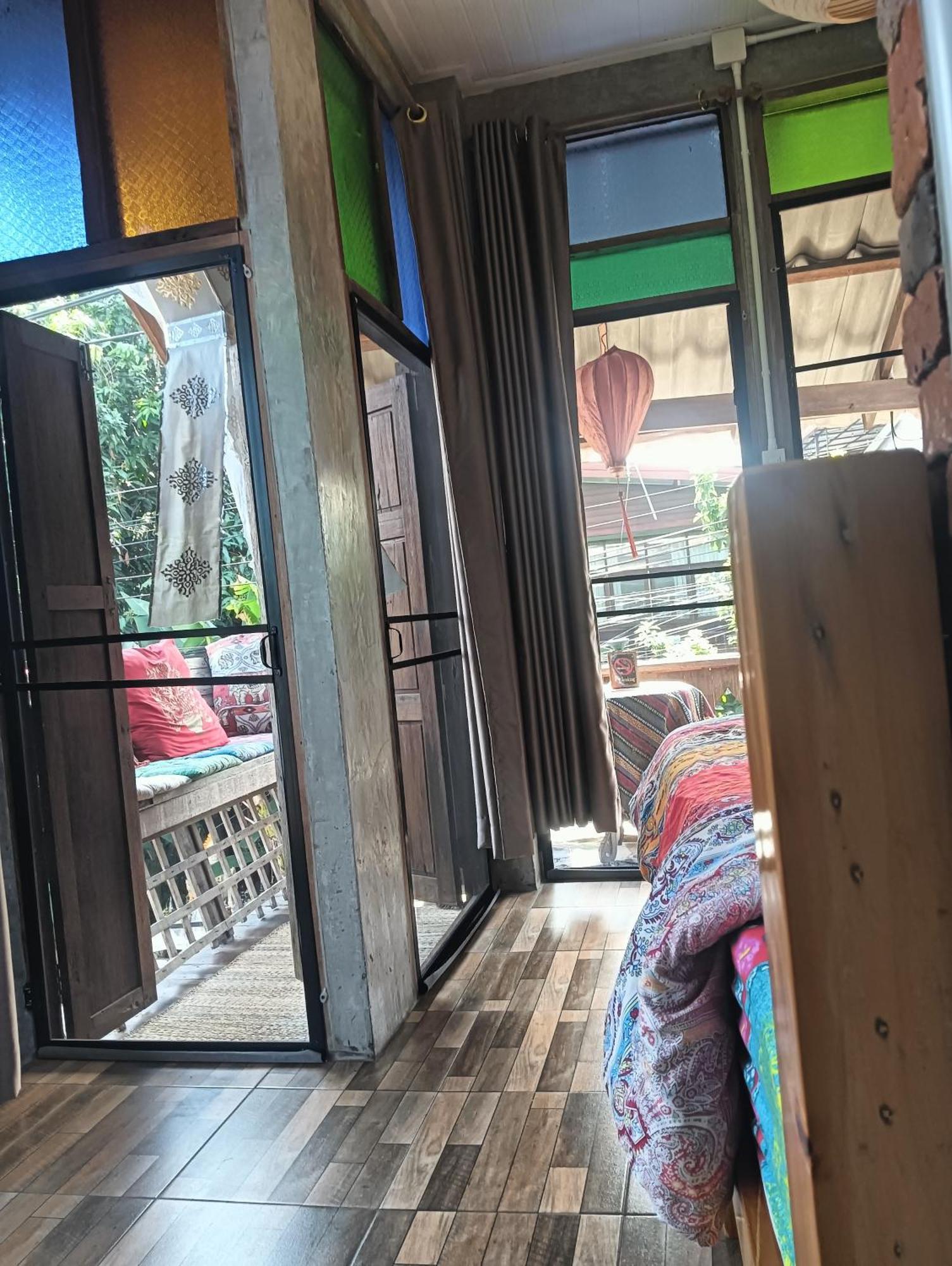 Huen Chiang Man Hostel (Adults Only) เชียงใหม่ ภายนอก รูปภาพ