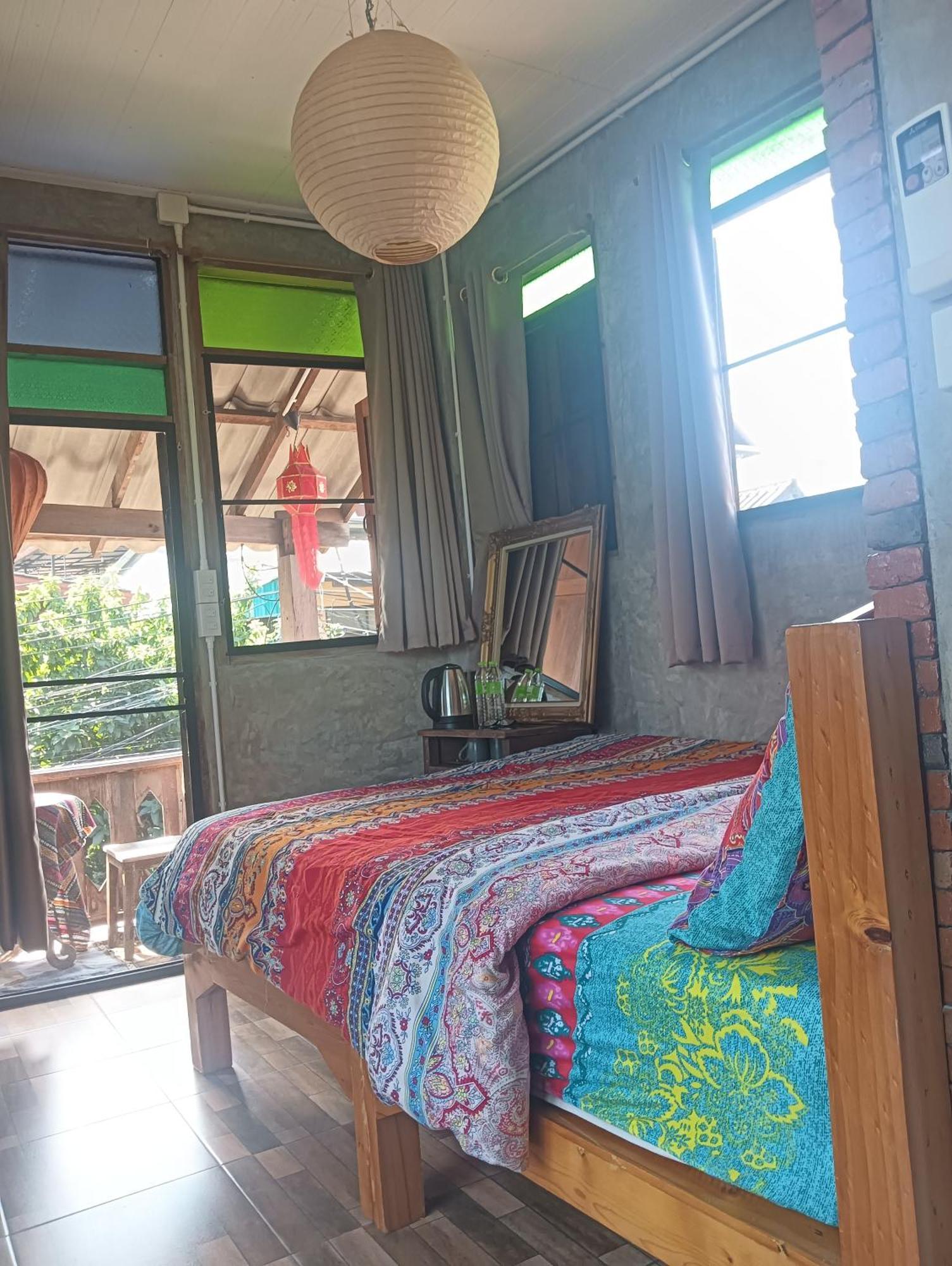 Huen Chiang Man Hostel (Adults Only) เชียงใหม่ ภายนอก รูปภาพ