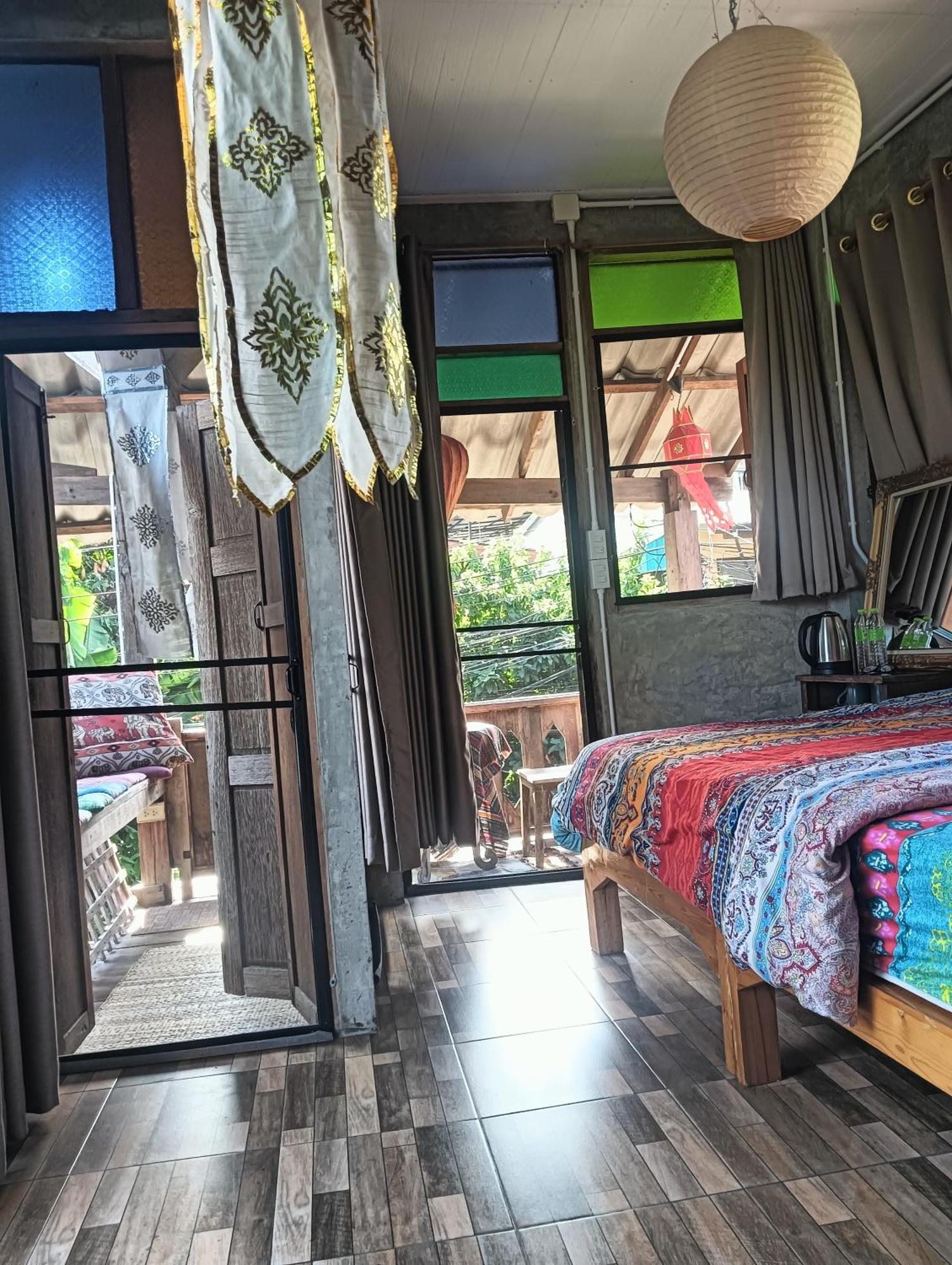 Huen Chiang Man Hostel (Adults Only) เชียงใหม่ ภายนอก รูปภาพ
