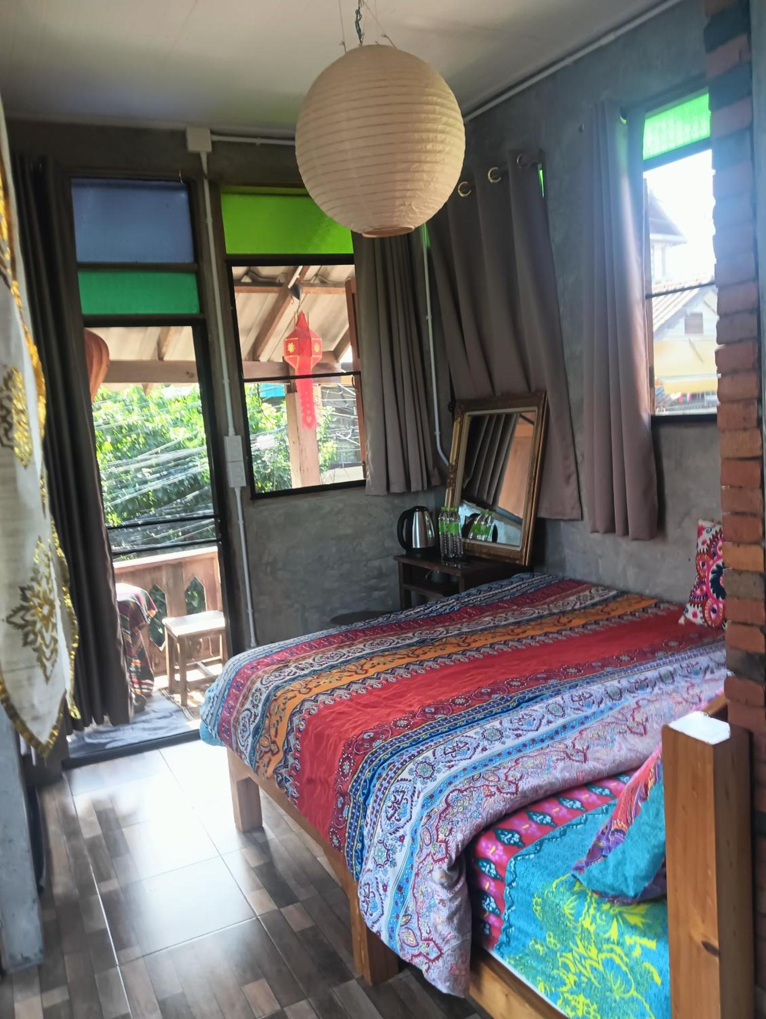 Huen Chiang Man Hostel (Adults Only) เชียงใหม่ ภายนอก รูปภาพ